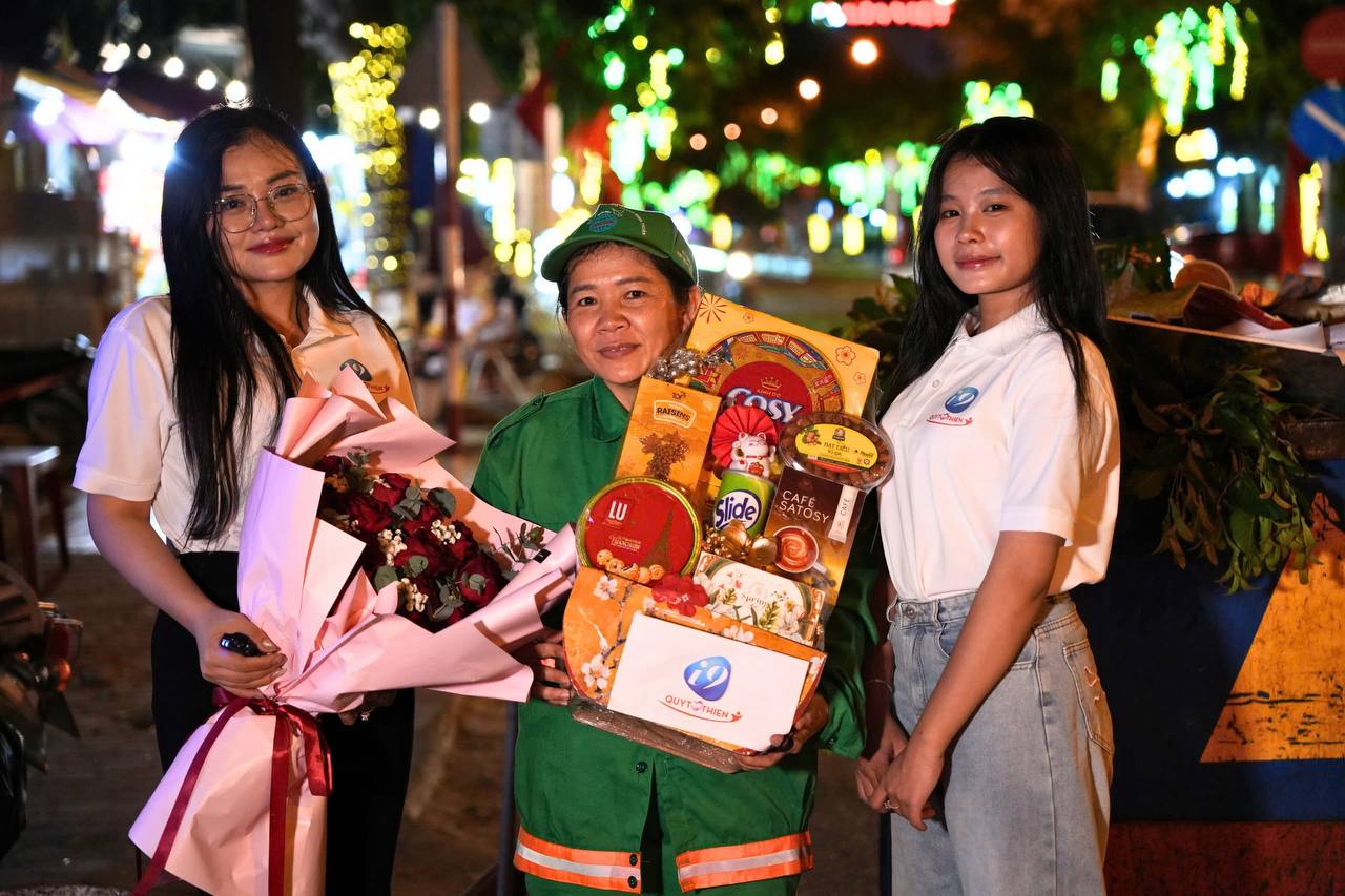 Biểu tượng tổ chức hỗ trợ Kingfun